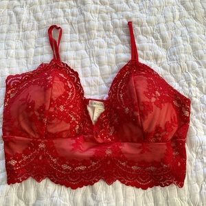 Red lace crop
